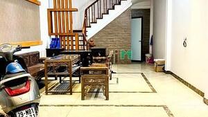 Hình ảnh Bán nhà Chùa Bộc Đống Đa 45m2x5T đẹp, gần Đại Học Y ô tô đỗ gần nhà