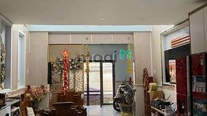 Hình ảnh Nhà hẻm xe tải Phú Nhuận, ô tô đậu trong nhà.