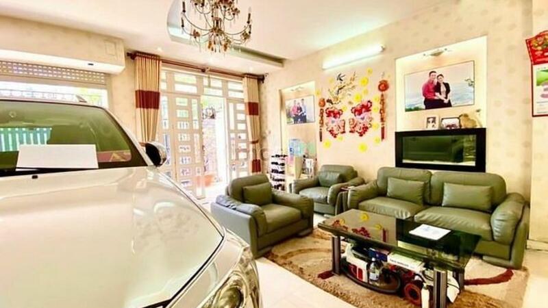 Hình ảnh Nhà hẻm xe tải Phú Nhuận, ô tô đậu trong nhà.