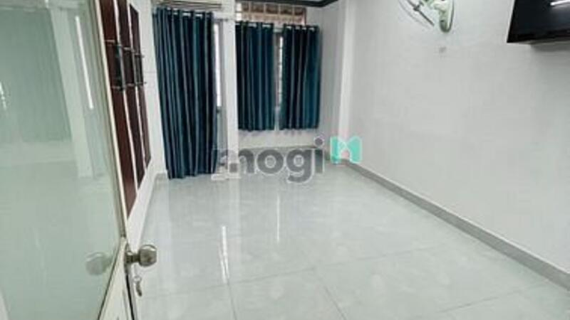 Hình ảnh Hiếm: HXH Phan Đình Phùng, PN, 4 lầu ST, Giáp Q1 - Chỉ 5 tỷ 200 tr TL