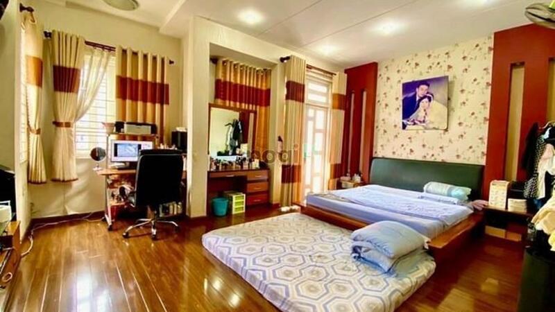 Hình ảnh Nhà hẻm xe tải Phú Nhuận, ô tô đậu trong nhà.