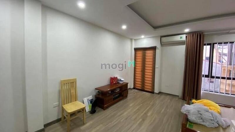 Hình ảnh Bán CH Chung Cư phố Chùa Láng giá 2,2 tỷ, 70m2, NT cơ bản